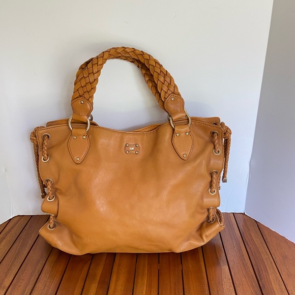 MICHAEL KORS MK COGNAC WHISKEY TAN LEATHER TOTE PURSE SHOULDER BAG DISTRESSED - Picture 1 of 11